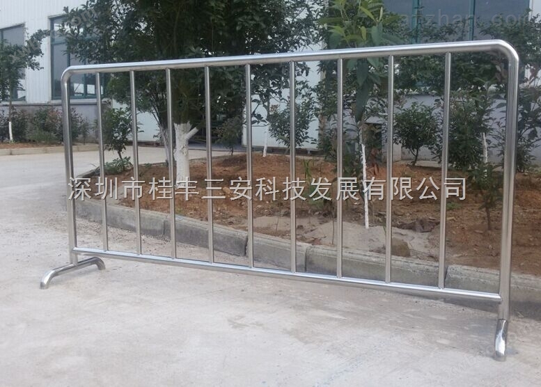 桂丰定制深圳市欢乐谷旅游公司不锈钢活动护栏工程圆满完工