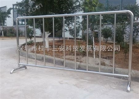 桂丰定制深圳市欢乐谷旅游公司不锈钢活动护栏工程圆满完工
