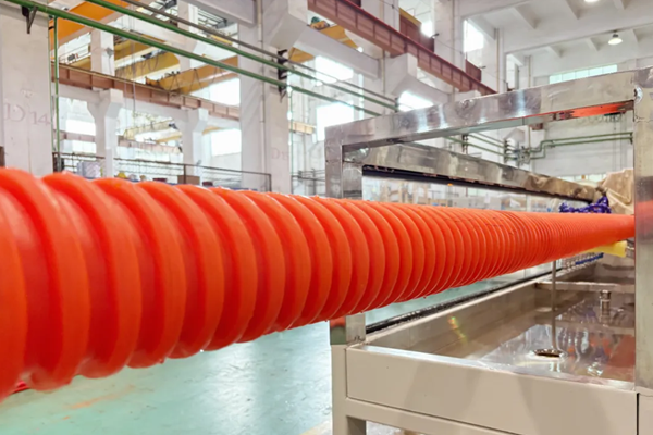 德科摩 P0110 螺旋包覆生产线重磅交付，助力国际光纤通信发展